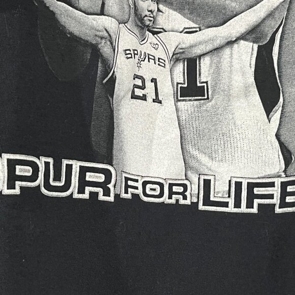 Tim Duncan San Antonio Spurs #21 NBA "Spur for Life" Majestic Graphic T-Shirt - Picture 6 of 9